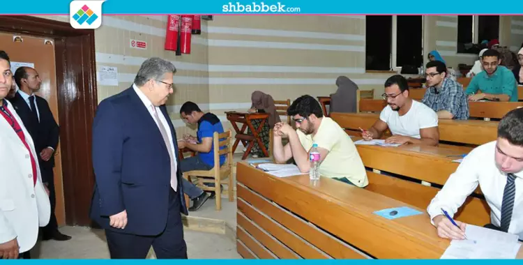  وزير التعليم العالي يتفقد لجان الامتحانات بجامعة عين شمس 