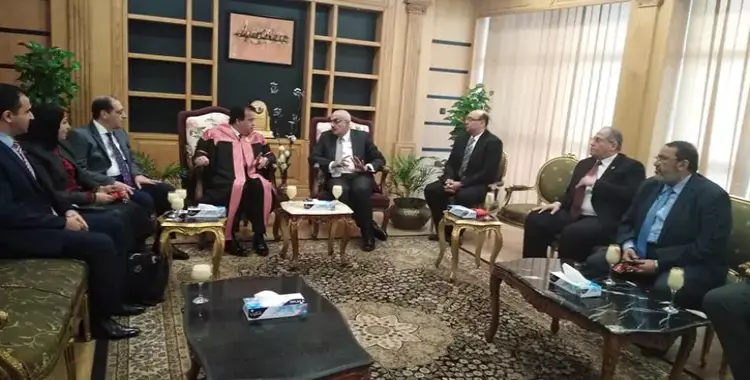  وزير التعليم العالي يشارك في حفل تخرج للطلاب الوافدين بجامعة المنصورة 