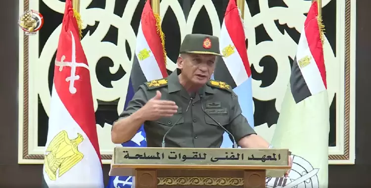  «وزير الدفاع» يتفقد إجراءات اصطفاف عناصر قوات الصاعقة 