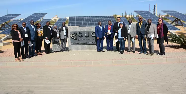  وفد أفريقي يزور مدينة الطاقة الشمسة بالجامعة الألمانية 