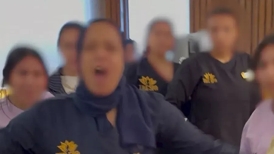 كانت بتصور اللي بيحصل.. اعتداء صاحبة مركز تجميل بالمنصورة على فتاة