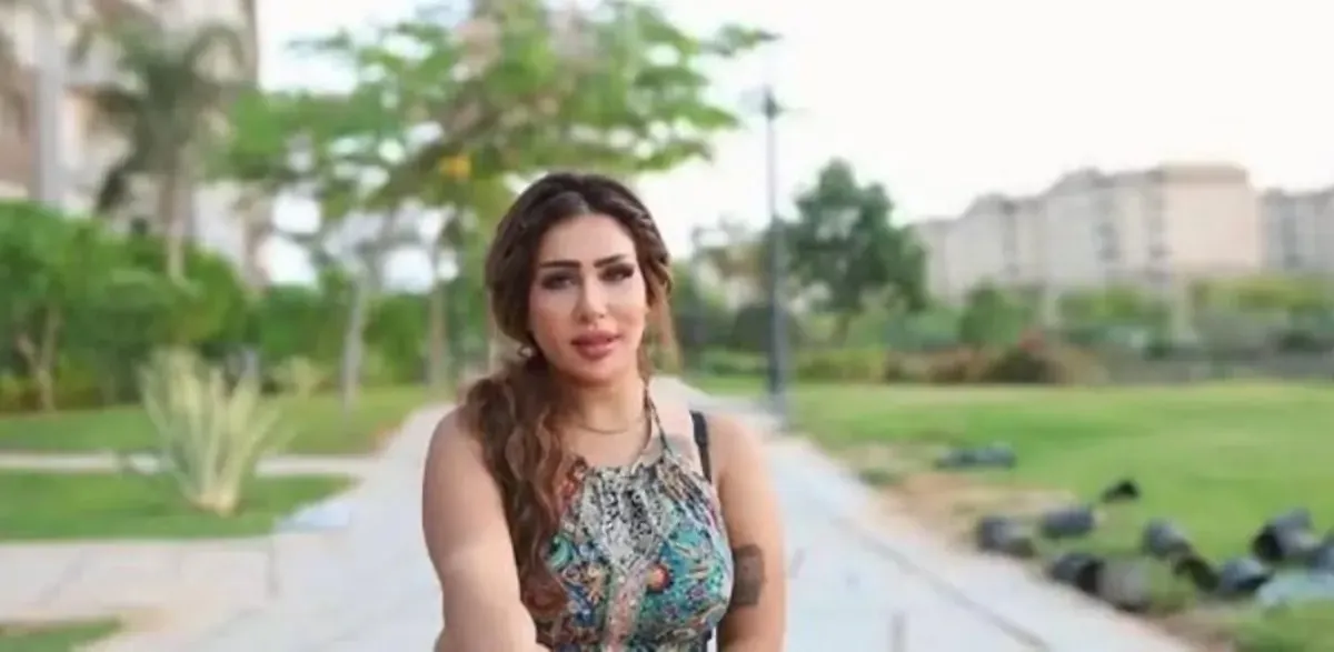 نشرت فيديوهات خادشة للحياء.. القبض على البلوجر لوليتا